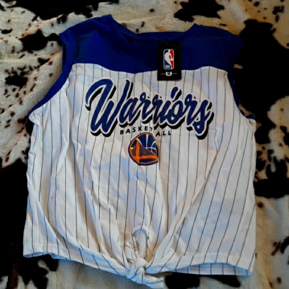 Warriors short sleeve top. Size large